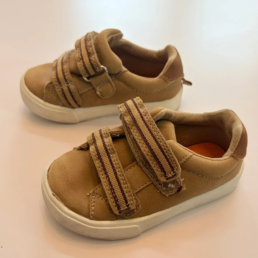 OshKosh Apollo B-01 Tan Hook and Loop Sneakers Size 5 Baby Toddler Casual Shoes